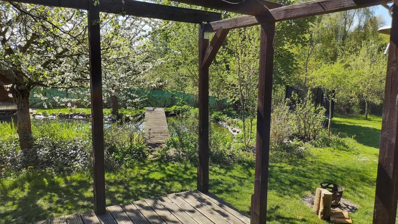 Grosse Wohnung / Haushaelfte In Peetzig Am See 安格尔明德 外观 照片