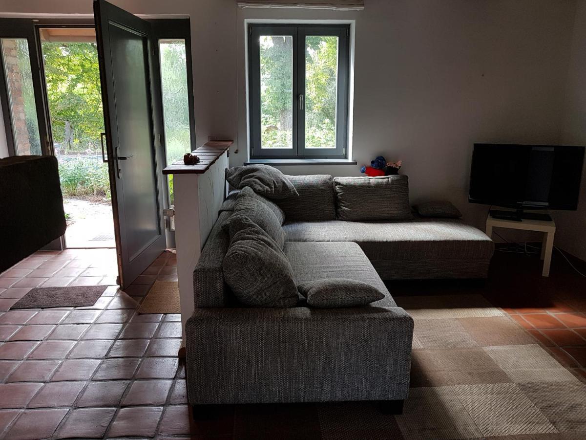 Grosse Wohnung / Haushaelfte In Peetzig Am See 安格尔明德 外观 照片