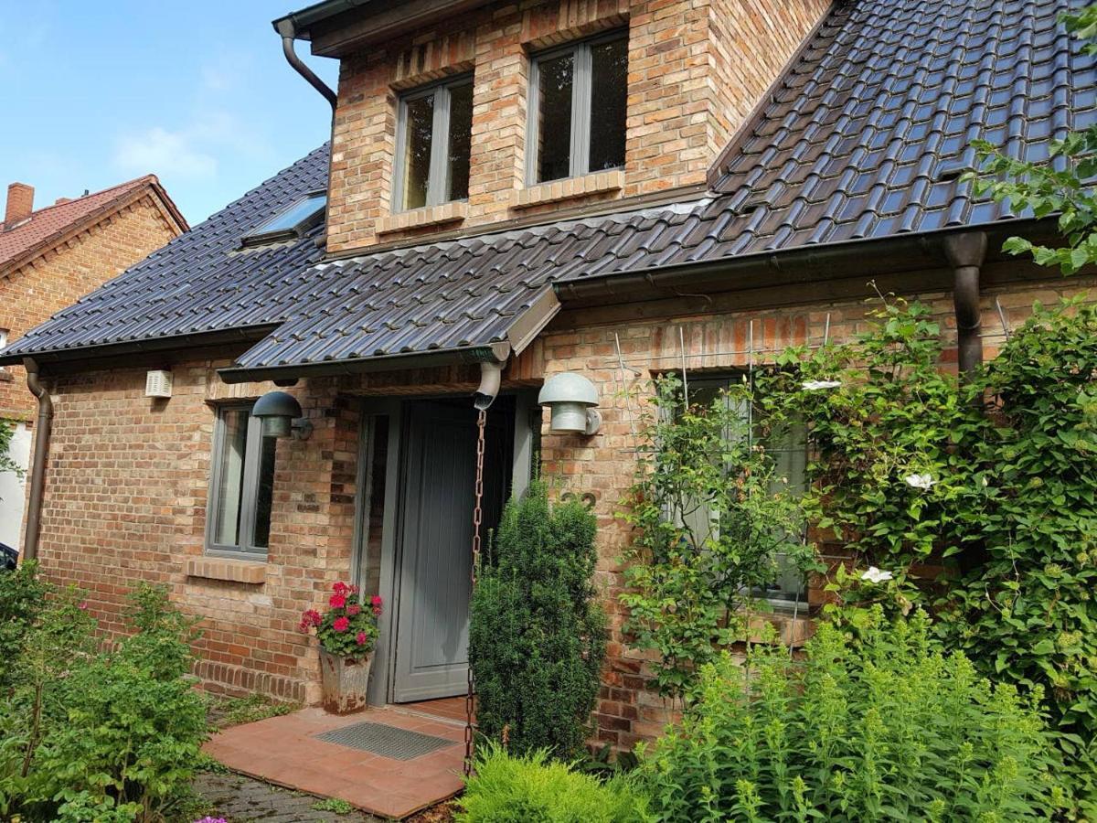 Grosse Wohnung / Haushaelfte In Peetzig Am See 安格尔明德 外观 照片